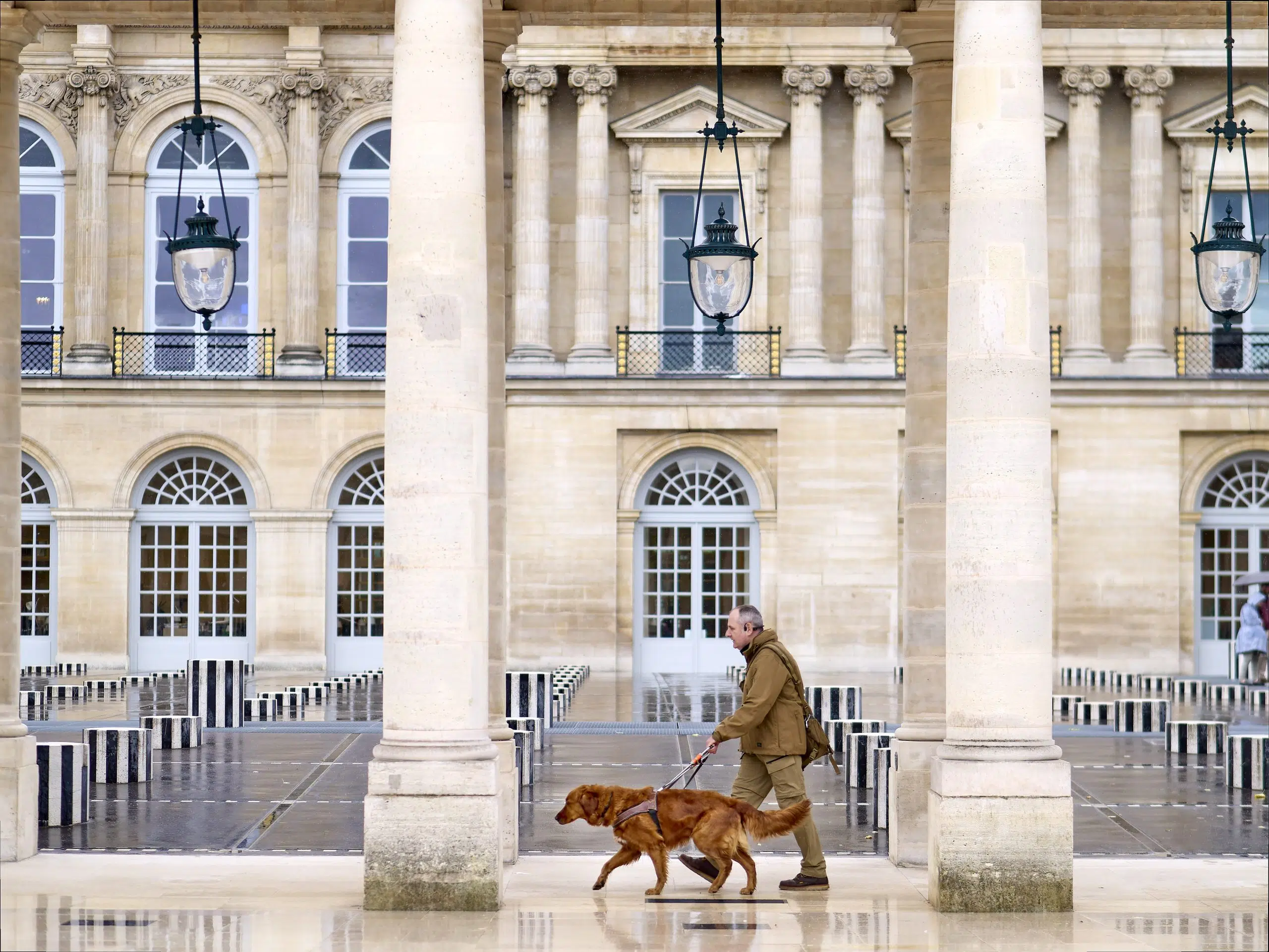 Olivier et Nyoko dans le Palais Royal